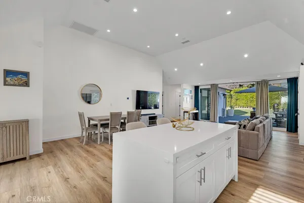 $1,849,000 | 1911 West Kenneth Road, Glendale, CA 91201