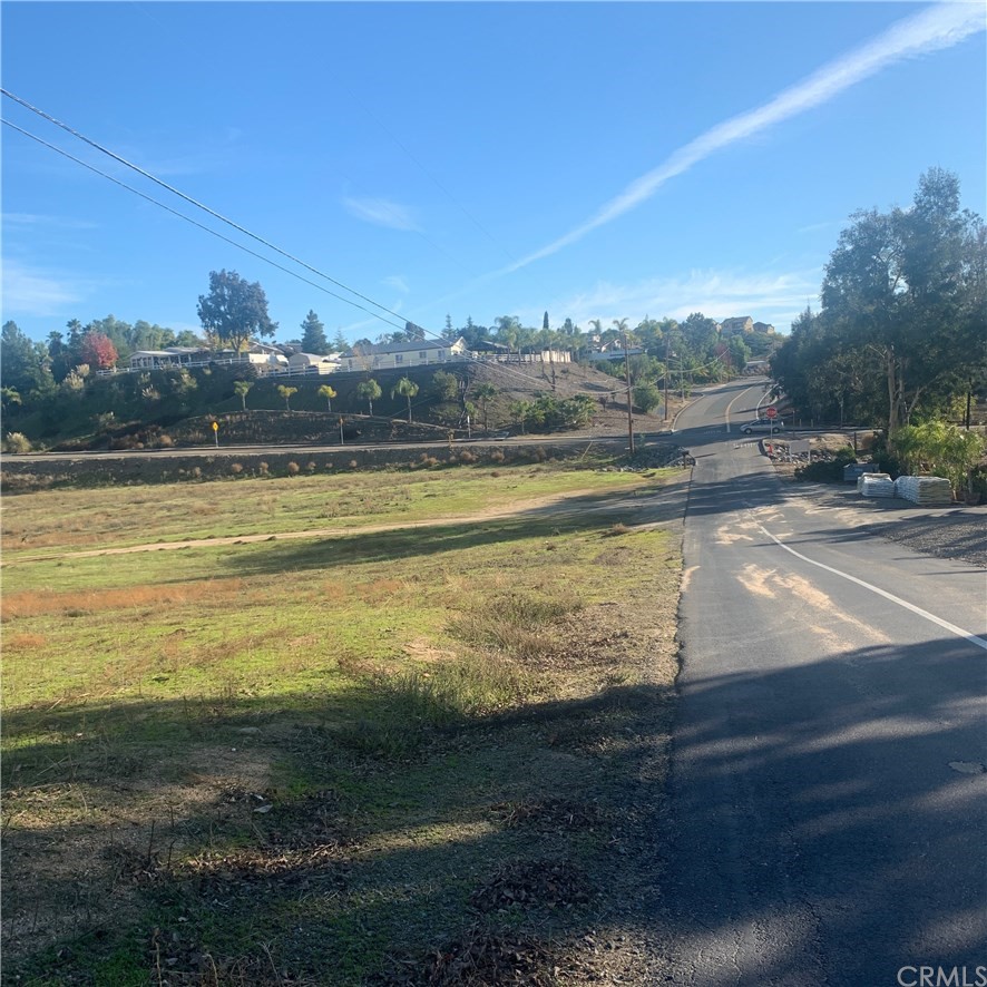 39970 Cantrell Road Temecula, CA 92591 - Photo 12 of 14 a view of an ocean and city