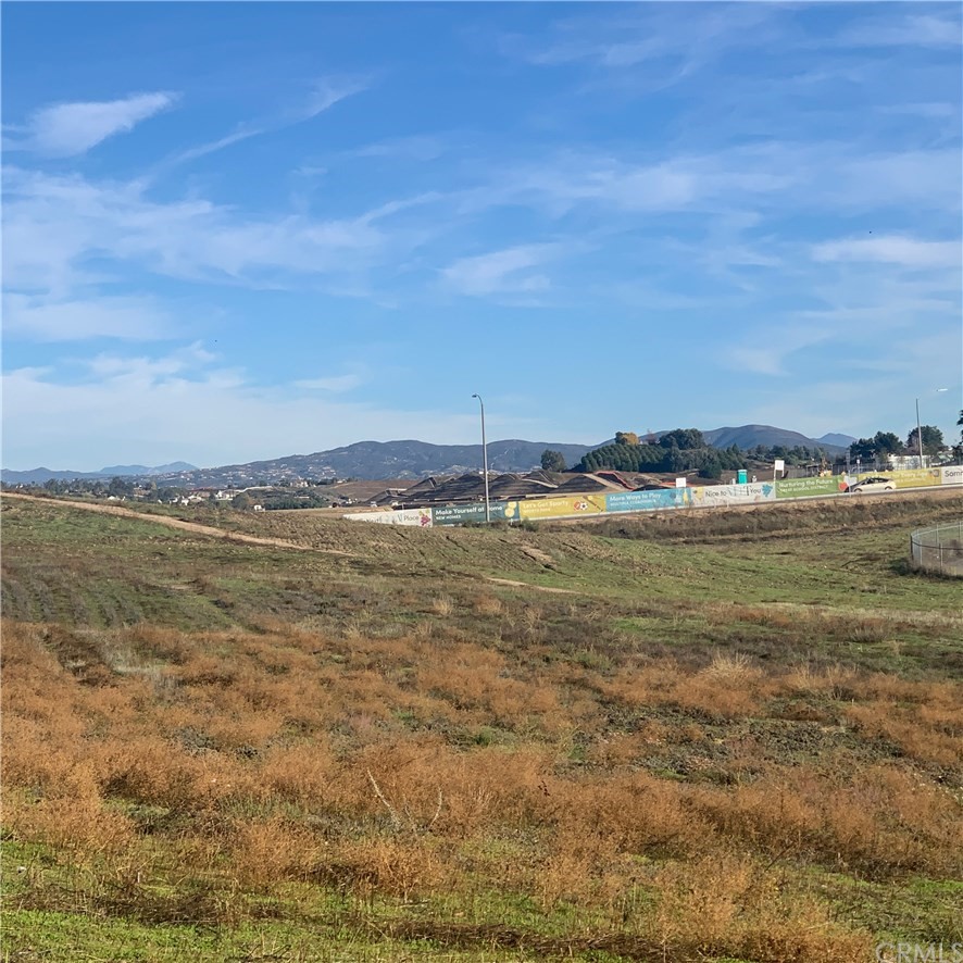 39970 Cantrell Road Temecula, CA 92591 - Photo 8 of 14 a view of an ocean