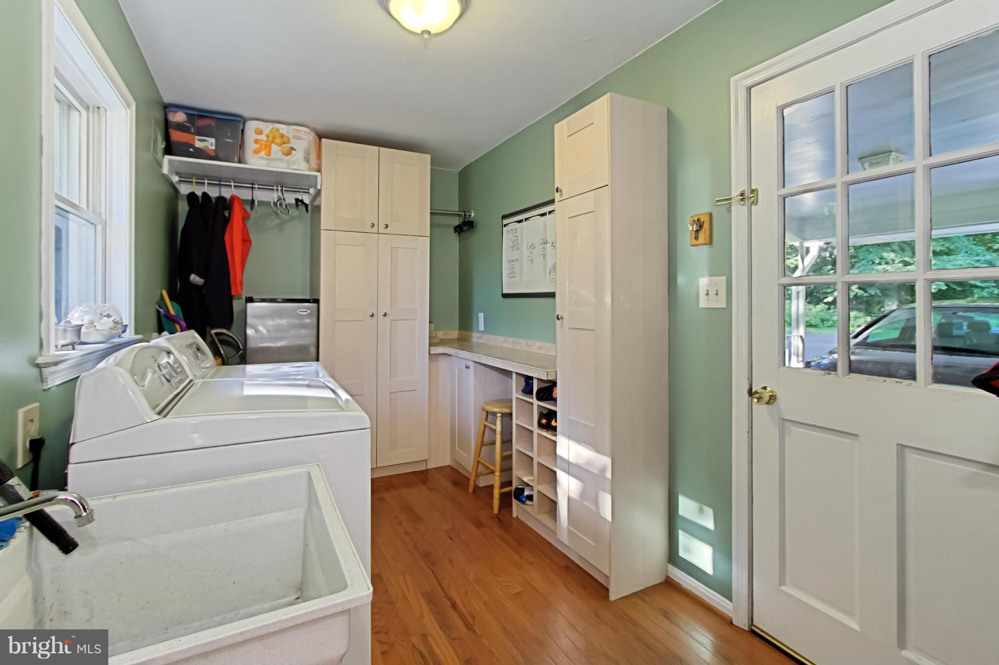 7613 Maple Branch Road Clifton, VA 20124 - Photo 14 of 29 Mud/Laundry Room