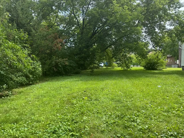 $3,800 | 2460 North 16th Street, Milwaukee, WI 53206