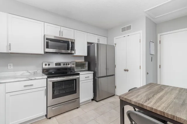 $174,900 | 7859 85th Court North, Brooklyn Park, MN 55445