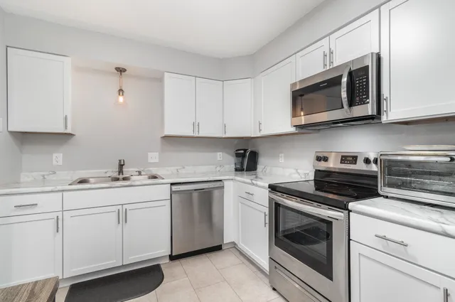 $174,900 | 7859 85th Court North, Brooklyn Park, MN 55445