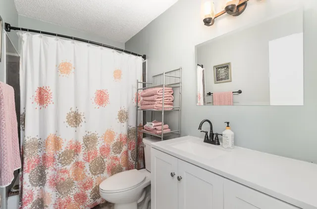 $174,900 | 7859 85th Court North, Brooklyn Park, MN 55445