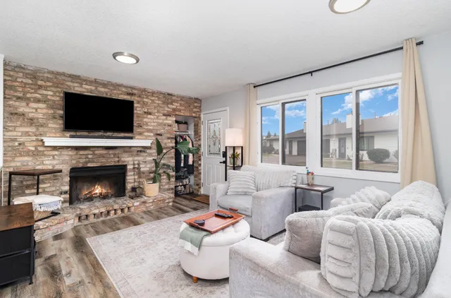 $174,900 | 7859 85th Court North, Brooklyn Park, MN 55445