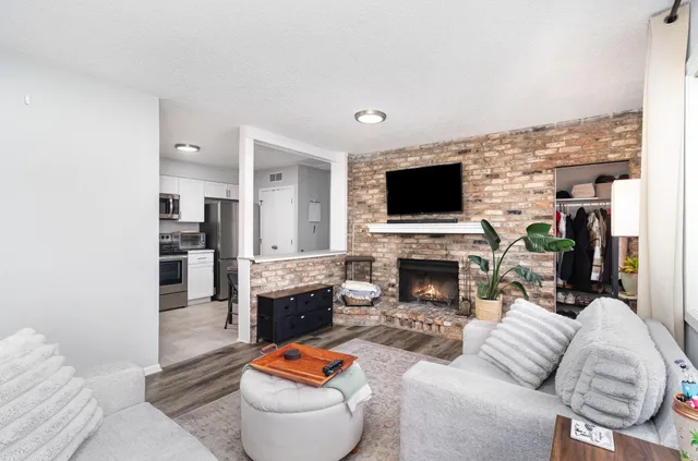 $174,900 | 7859 85th Court North, Brooklyn Park, MN 55445