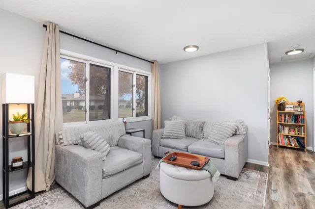 $174,900 | 7859 85th Court North, Brooklyn Park, MN 55445