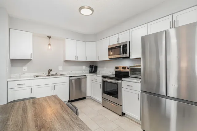 $174,900 | 7859 85th Court North, Brooklyn Park, MN 55445