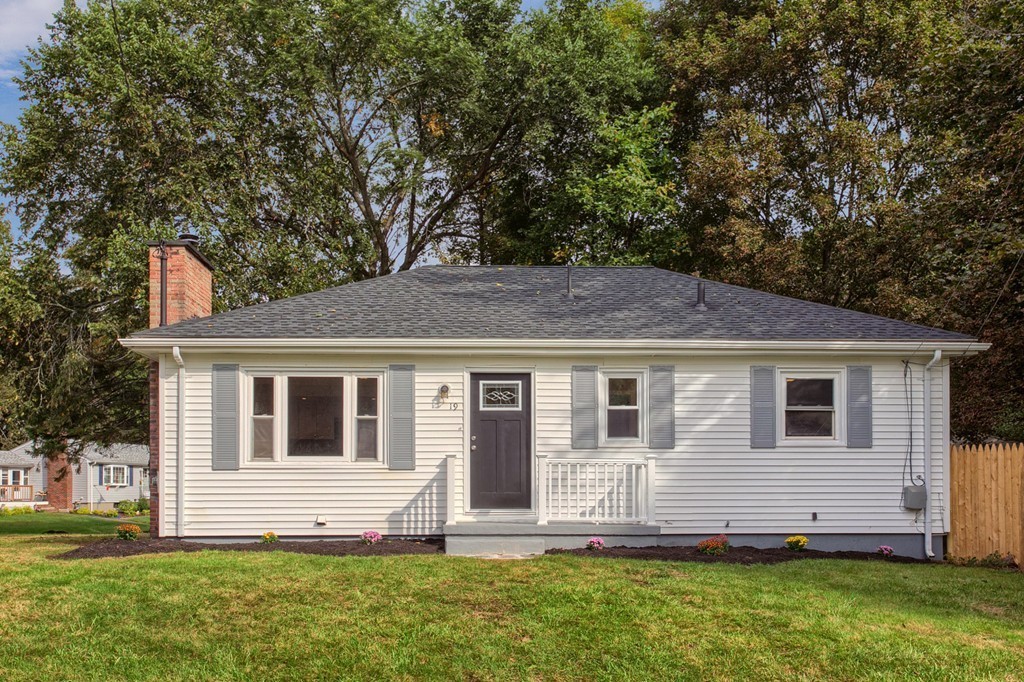 19 Apple Tree Road Tewksbury, MA 01876 - Photo 1 of 27 Gallery Image 1