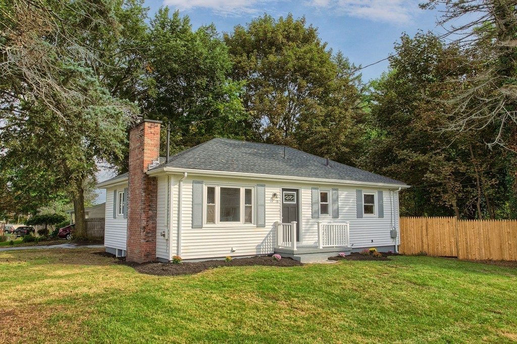 19 Apple Tree Road Tewksbury, MA 01876 - Photo 2 of 27 Gallery Image 2