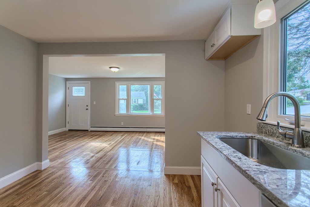 19 Apple Tree Road Tewksbury, MA 01876 - Photo 6 of 27 Gallery Image 6