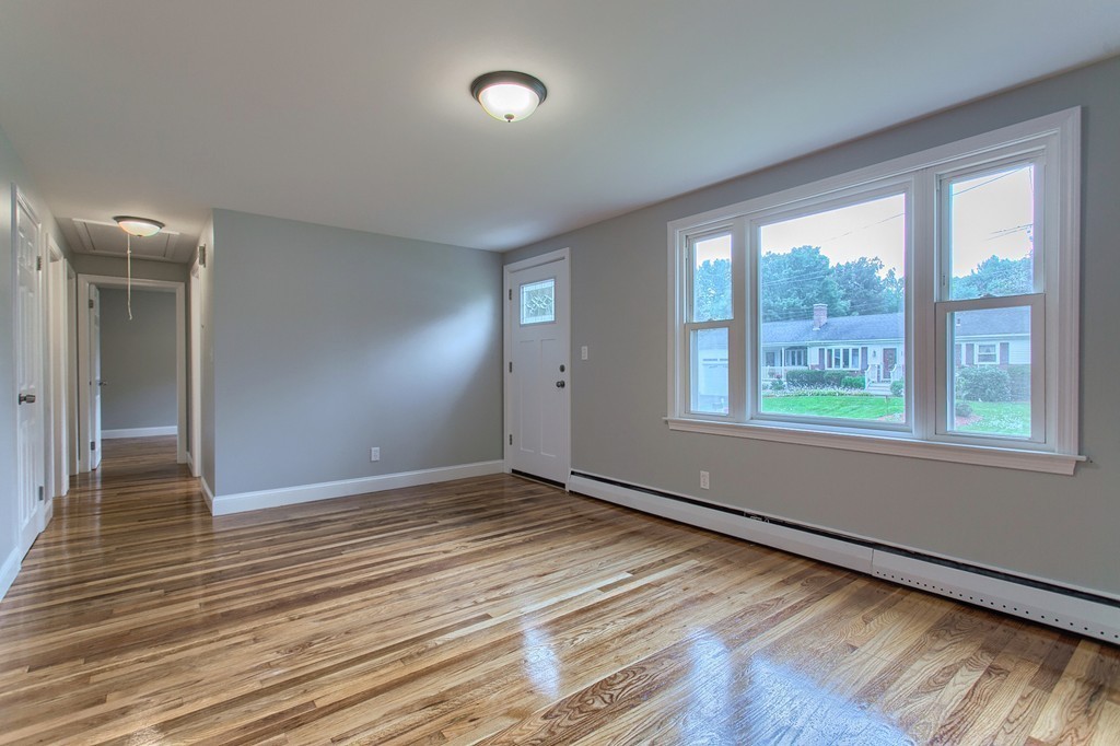 19 Apple Tree Road Tewksbury, MA 01876 - Photo 7 of 27 Gallery Image 7