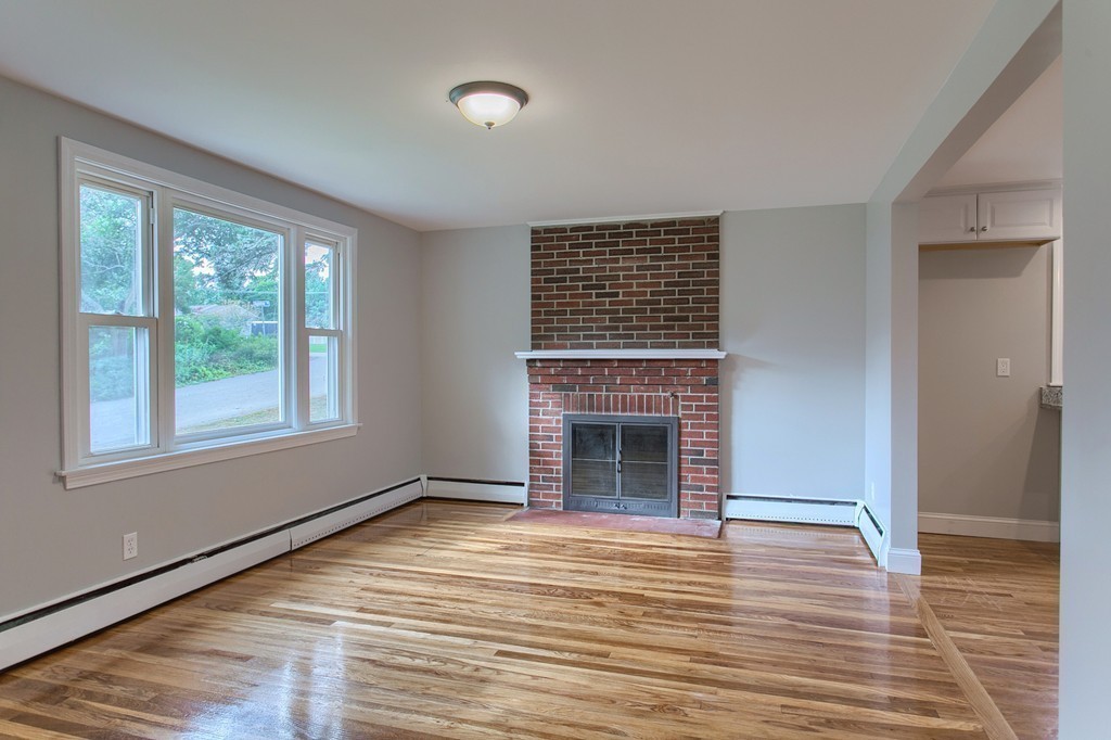 19 Apple Tree Road Tewksbury, MA 01876 - Photo 8 of 27 Gallery Image 8