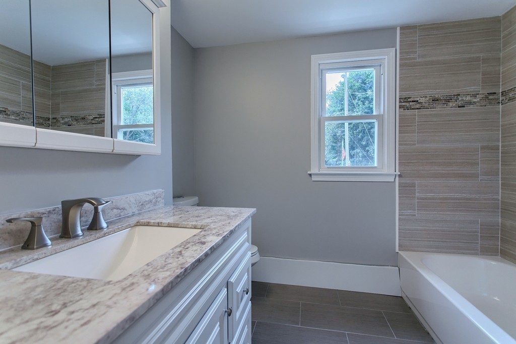 19 Apple Tree Road Tewksbury, MA 01876 - Photo 10 of 27 Gallery Image 10