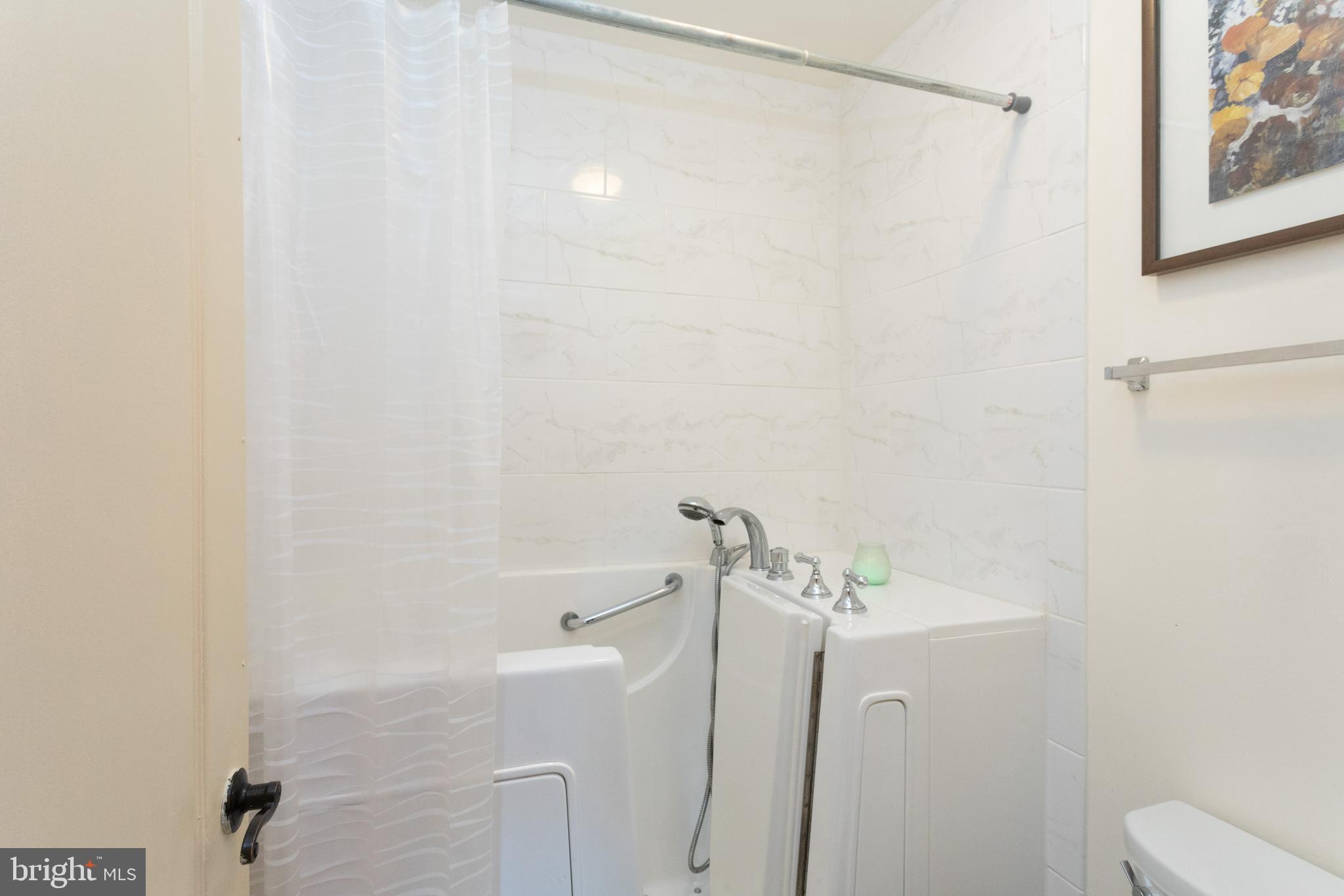 8507 Falls Run Road, Unit B Ellicott City, MD 21043 - Photo 25 of 36 Jetted walk in tub in Main BR Bath