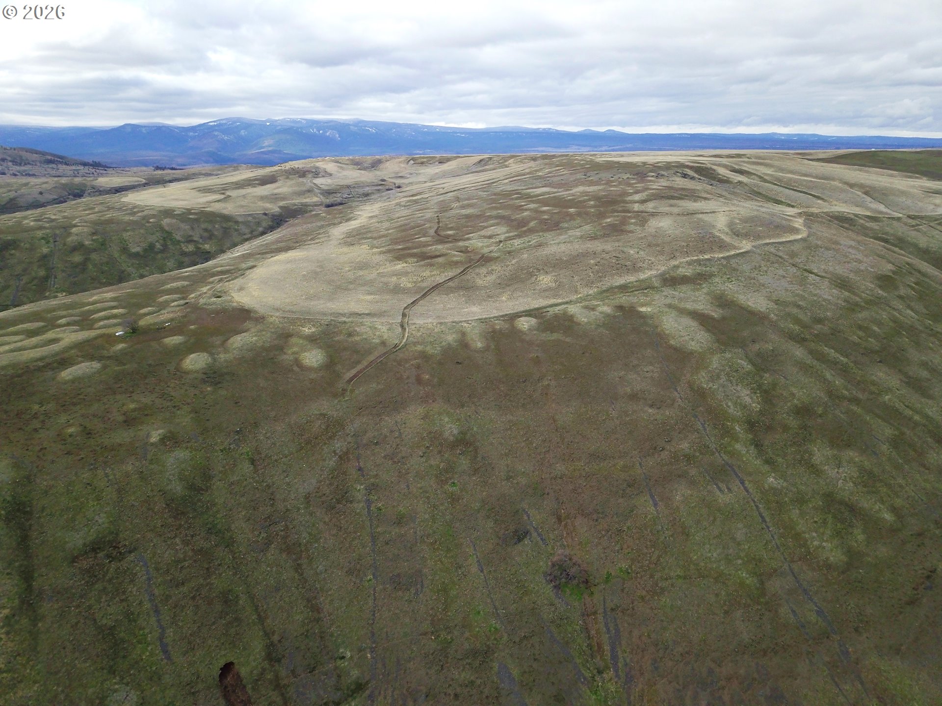 J Hix Road Tygh Valley, OR 97063 - Photo 4 of 25 a view of an empty room with mountain