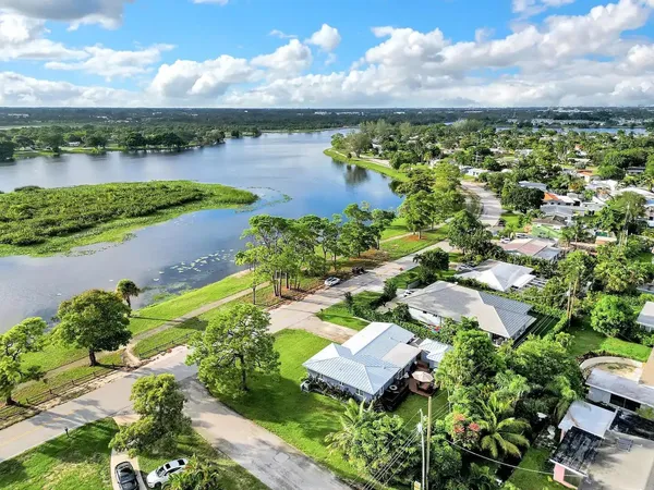 $10,000 | 5574 Lake Osborne Drive, Lake Worth, FL 33461