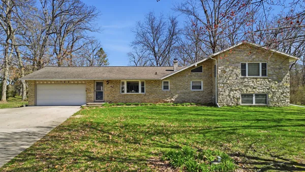 $344,900 | 2086 Grand Detour Road, Dixon, IL 61021