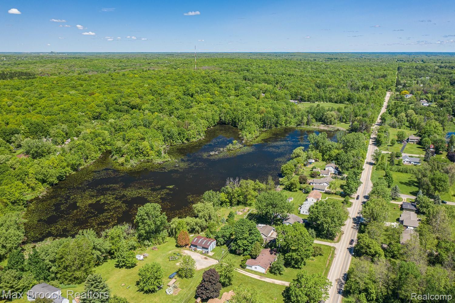 8879 Bridge Lake Road Clarkston, MI 48348 - Photo 20 of 40 8879 Bridge Lake (15 of 42).jpg
