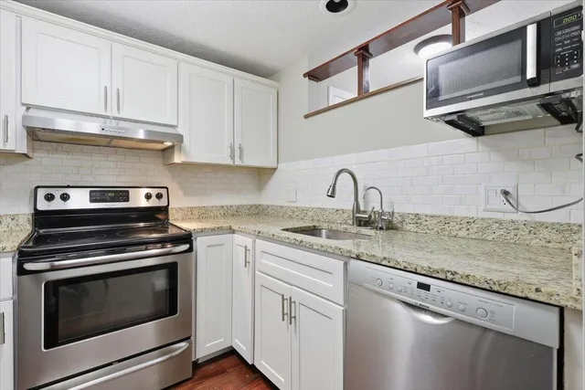 $340,000 | 25 Cortez Drive, Unit 57, Nashua, NH 03062