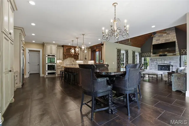 $1,769,000 | 5 Downey Lane, Olivette, MO 63132