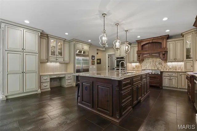 $1,769,000 | 5 Downey Lane, Olivette, MO 63132