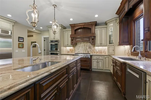 $1,769,000 | 5 Downey Lane, Olivette, MO 63132