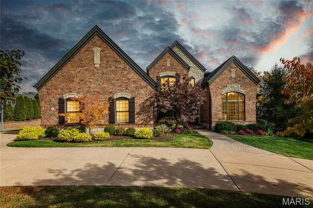 $1,769,000 | 5 Downey Lane, Olivette, MO 63132