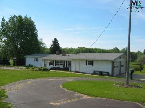 10592 Yale Road Yale, MI 48097 - Photo 2 of 6 653729-1.JPG