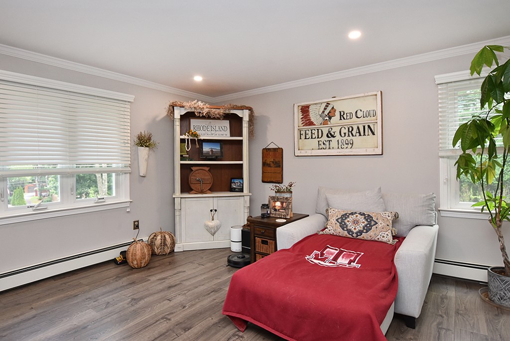 505 Colwell Road Burrillville, RI 02830 - Photo 6 of 8