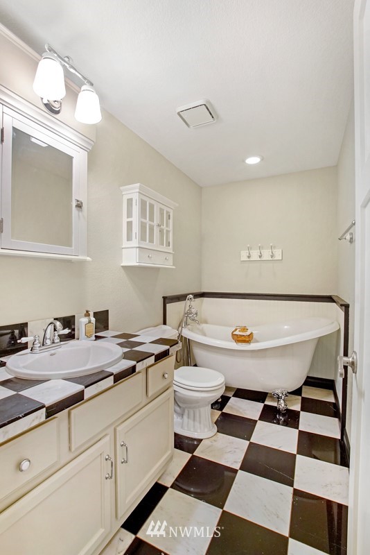 1610 Diamond Road Southeast Lacey, WA 98503 - Photo 15 of 25 Gallery Image 15