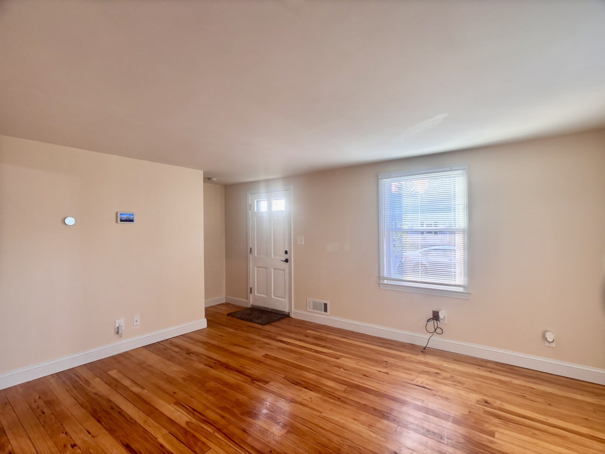 23 Midway Street Springfield, MA 01151 - Photo 8 of 24 Gallery Image 8