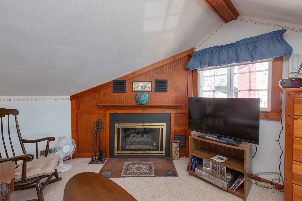 8 Bell Road Windham, NH 03087 - Photo 22 of 40