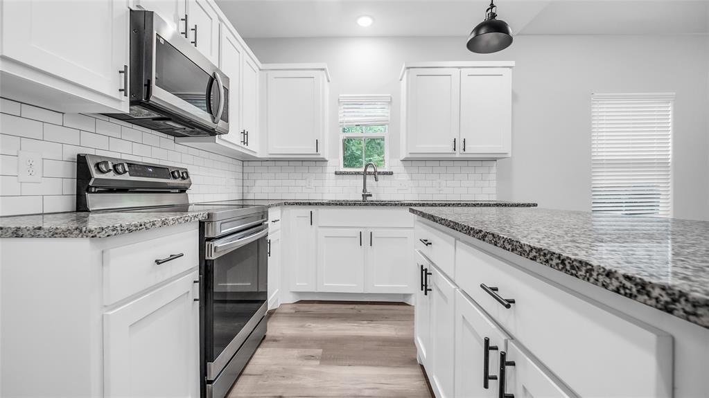 716 East Chestnut Street Denison, TX 75021 - Photo 7 of 26 Kitchen