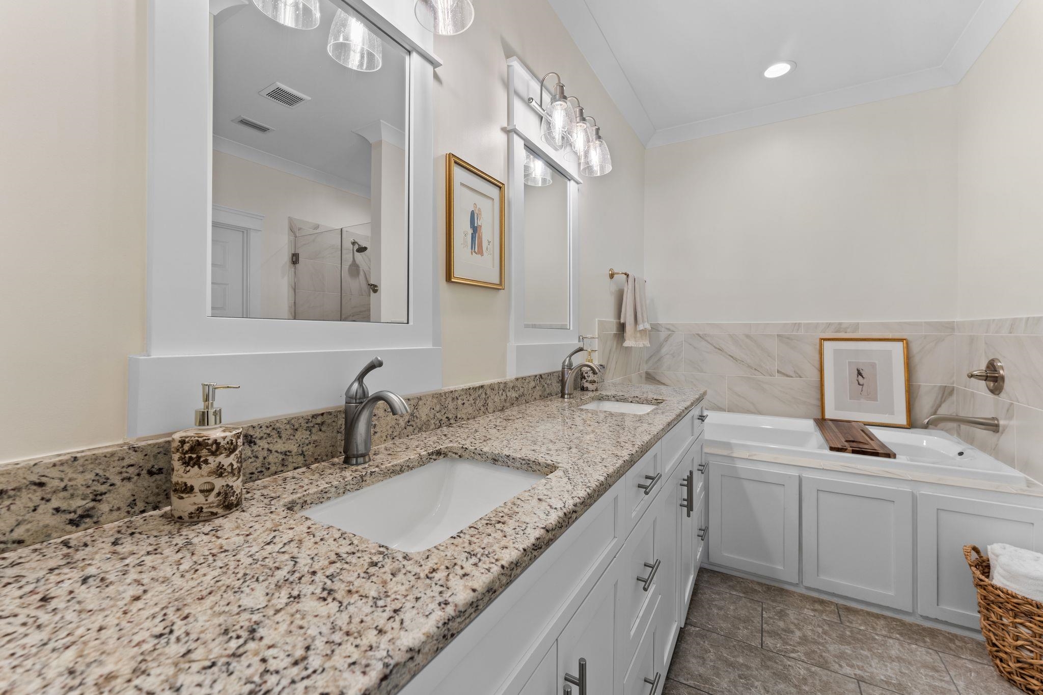 923 Periwinkle Lane Foley, AL 36535 - Photo 25 of 52 Bathroom