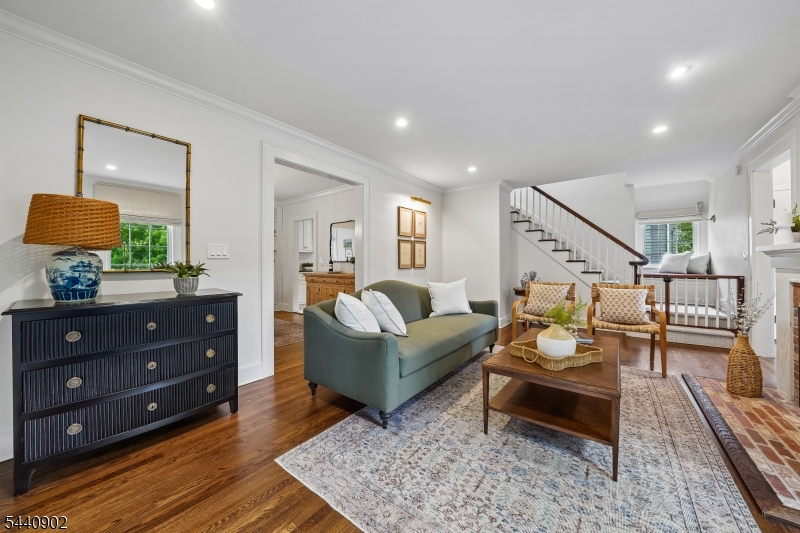 27 Pine Grove Avenue Summit, NJ 07901 - Photo 4 of 37