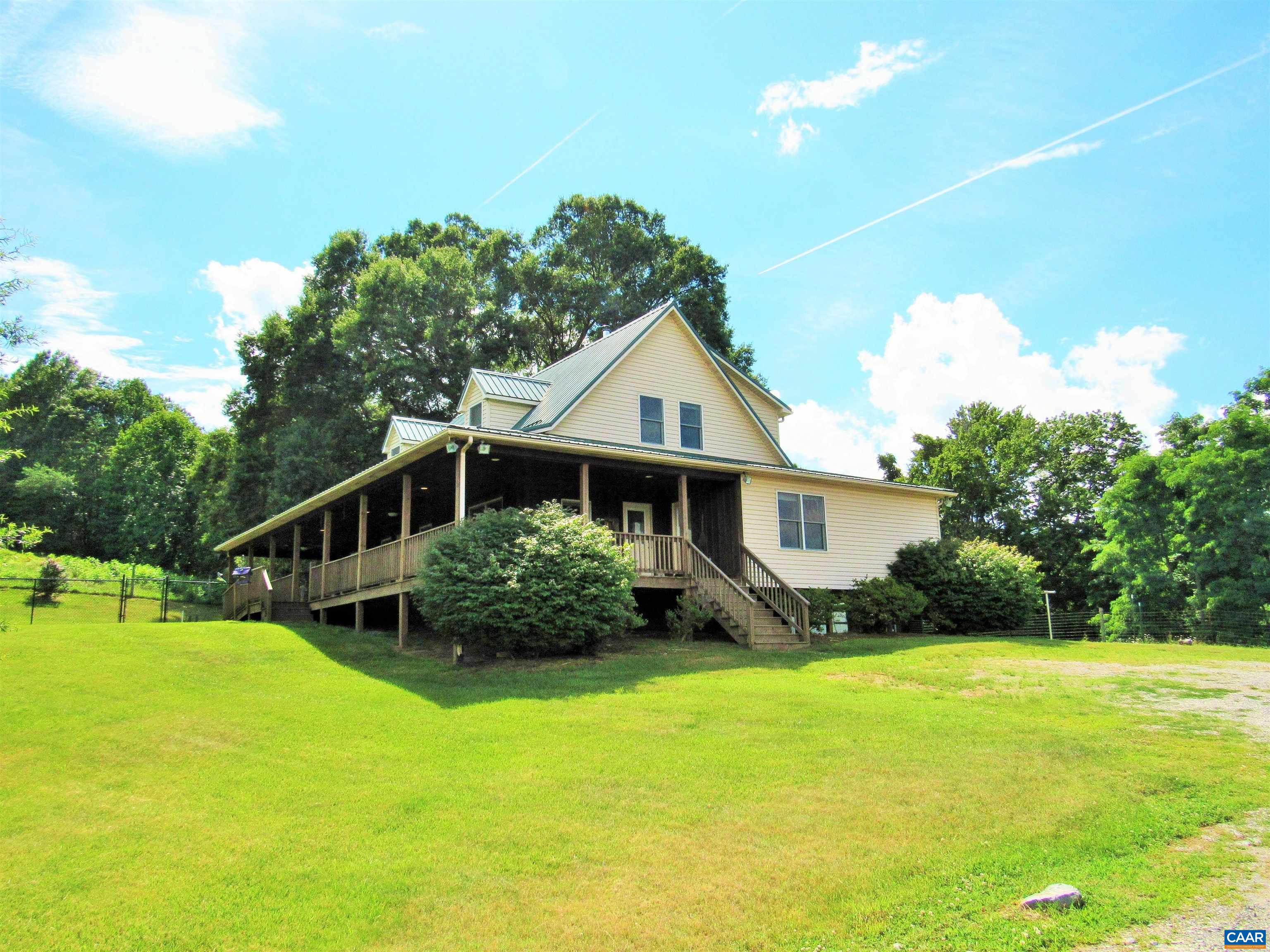 611 Hartless Road Amherst, VA 24521 - Photo 6 of 51 a front view of house with yard and green space