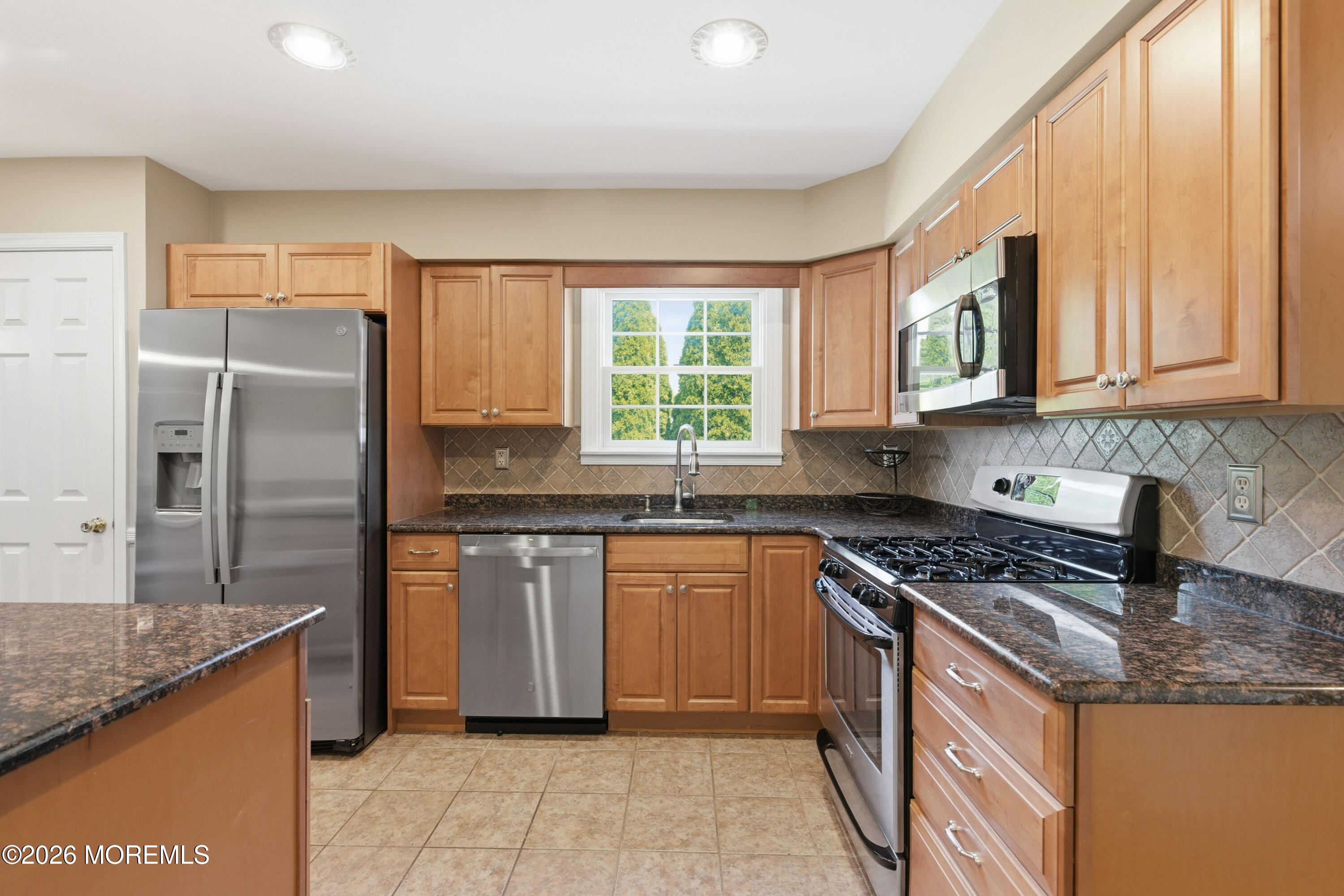 6 Davids Lane Howell, NJ 07731 - Photo 14 of 44 Interior-9