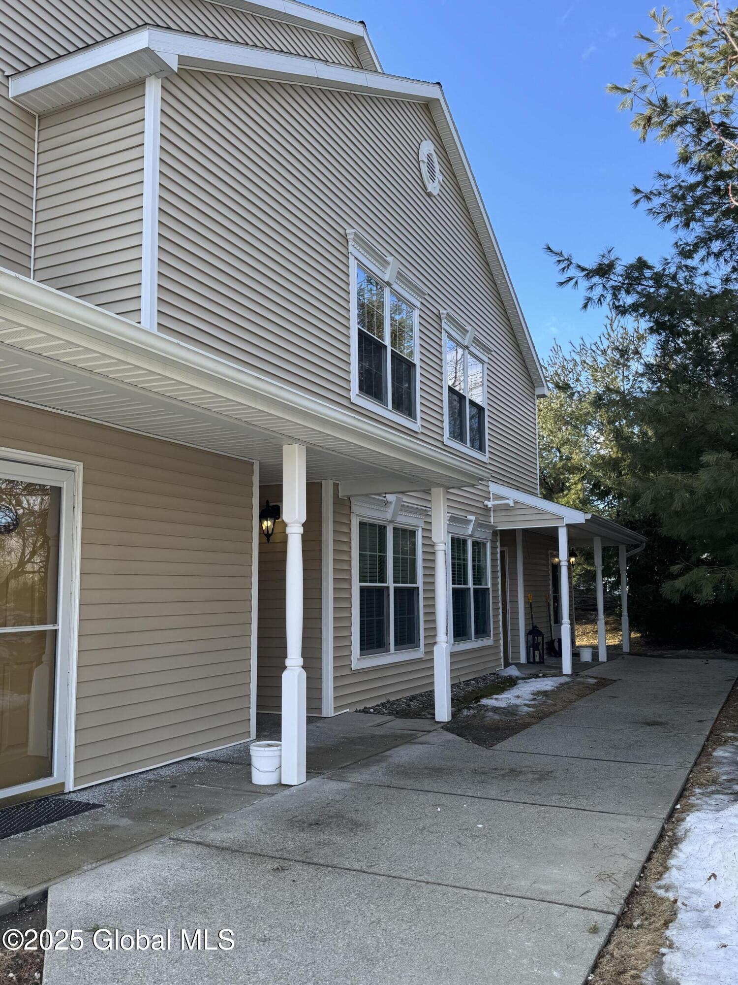 507 Cedar Run Rensselaer, NY 12144 - Photo 1 of 12 IMG_1371