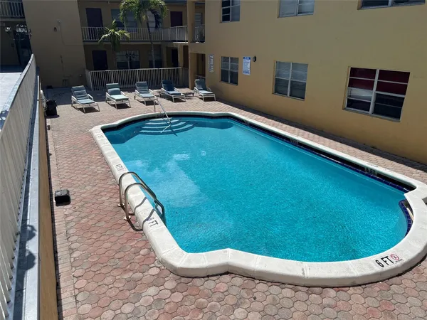 $3,200 | 6840 Pembroke Road, Unit 118, Pembroke Pines, FL 33023
