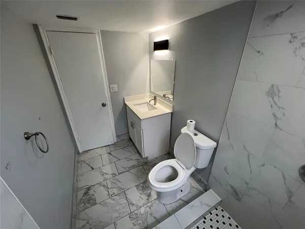 $3,200 | 6840 Pembroke Road, Unit 118, Pembroke Pines, FL 33023