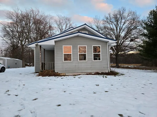 $179,900 | 425 South Staunton Monroe Street, Brazil, IN 47834