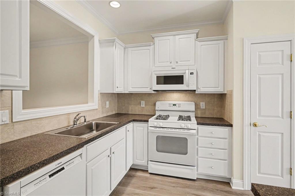4261 Lumsden Lane High Point, NC 27265 - Photo 13 of 28