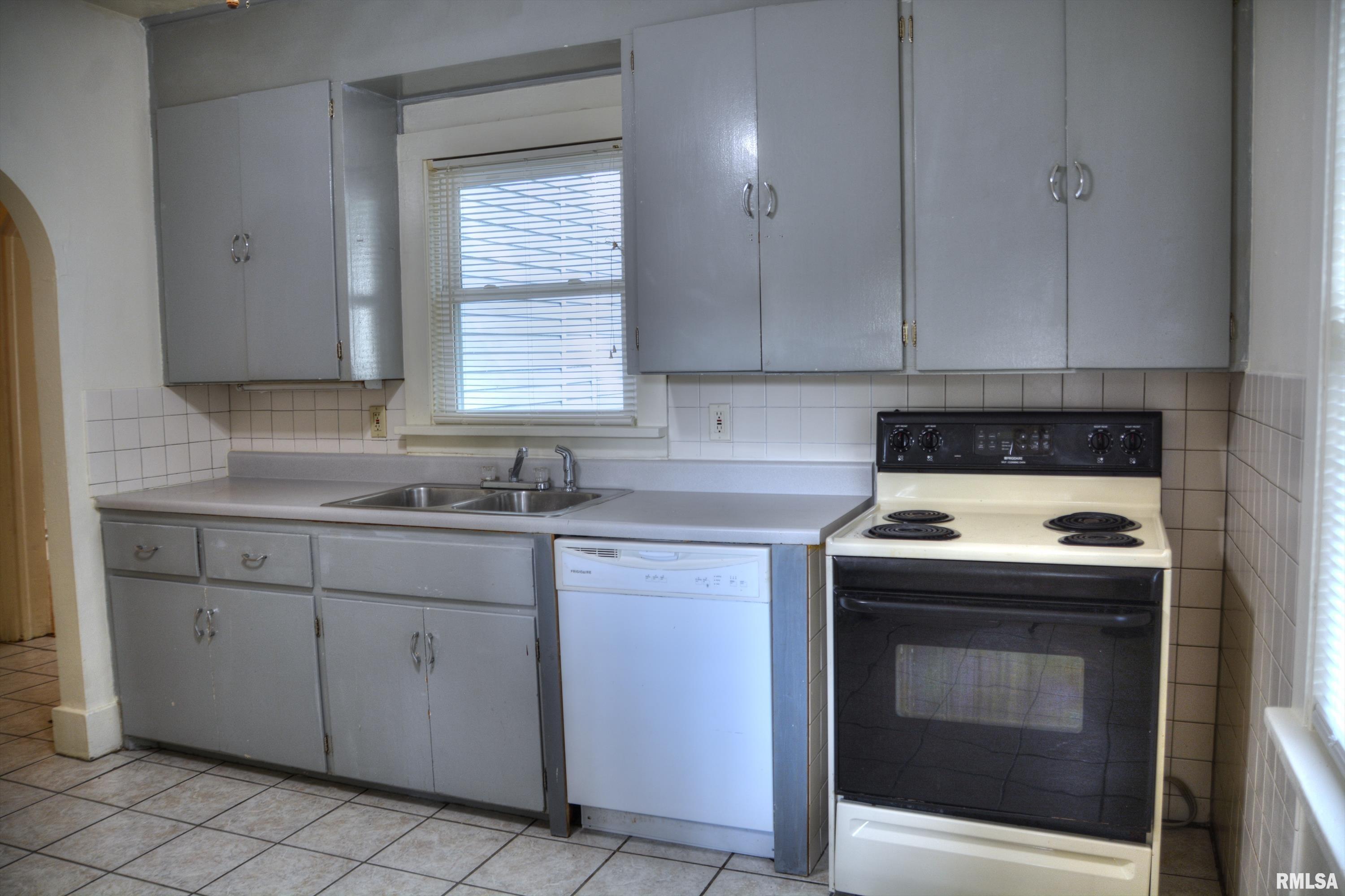 432 North Randolph Street Macomb, IL 61455 - Photo 7 of 23