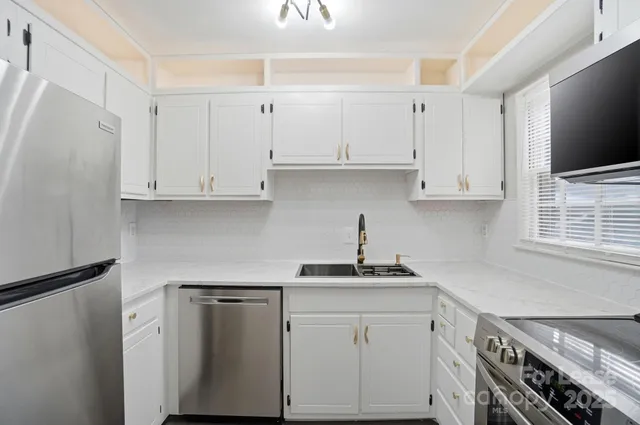 $1,400 | 4605 Coronado Drive, Charlotte, NC 28212