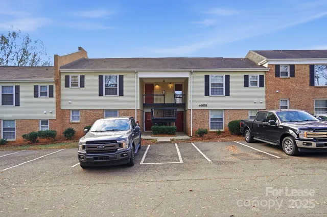 $1,400 | 4605 Coronado Drive, Charlotte, NC 28212