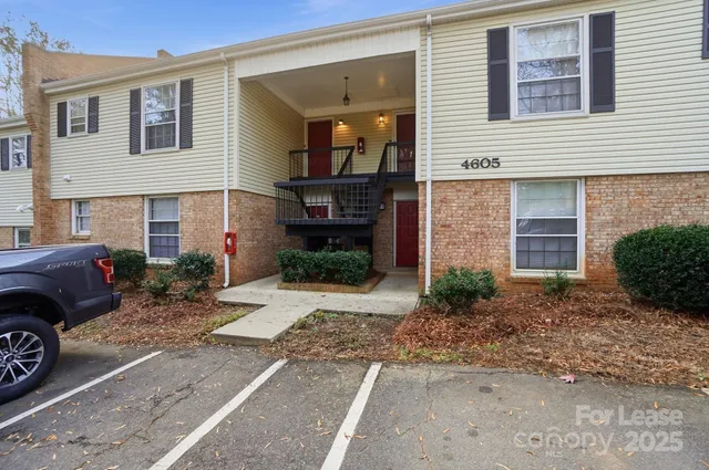 $1,400 | 4605 Coronado Drive, Charlotte, NC 28212