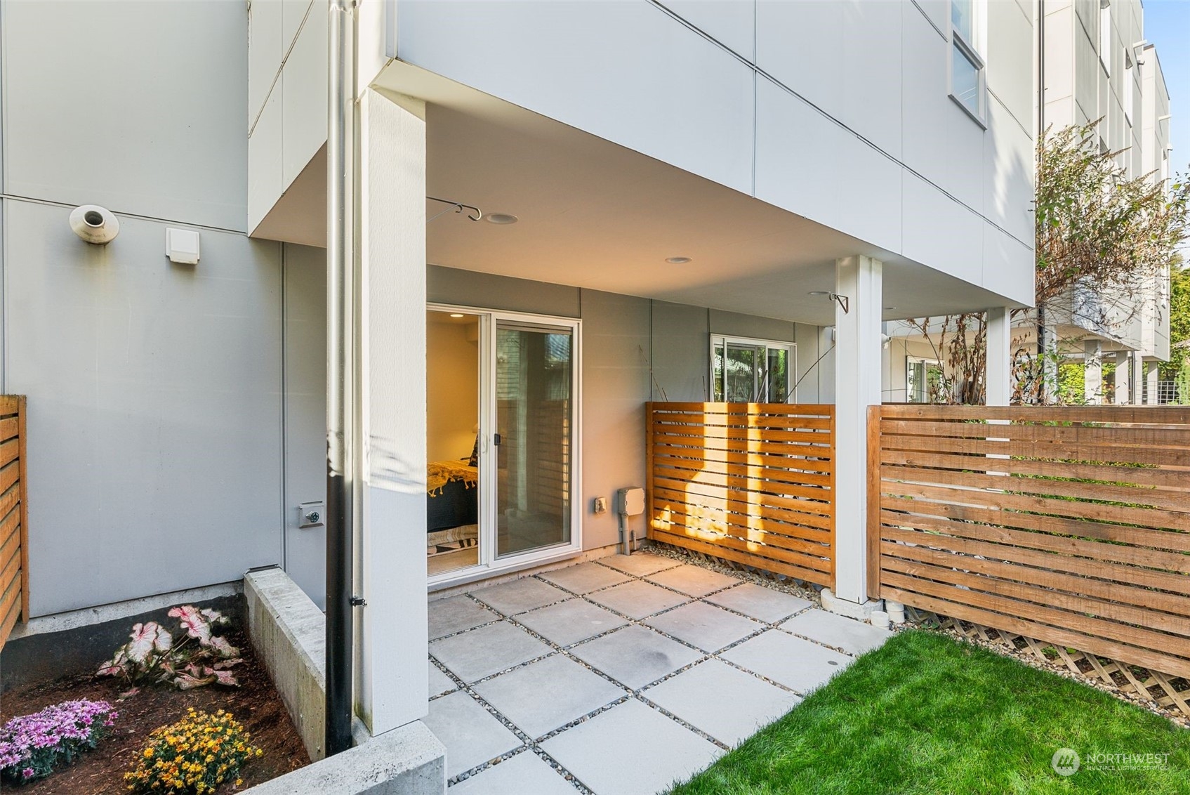 3909 Southwest Findlay Street Seattle, WA 98136 - Photo 10 of 32