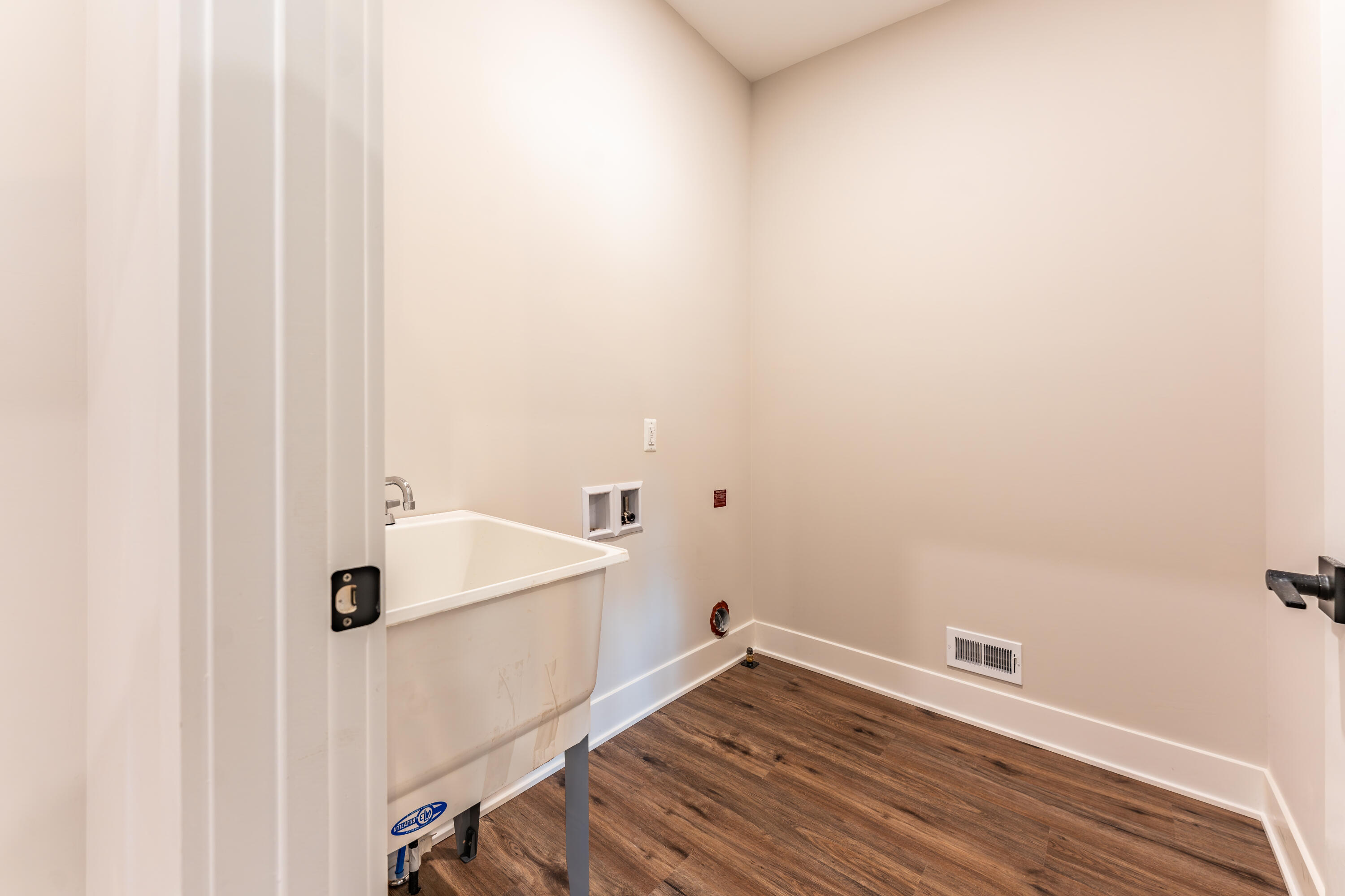 3331 Mill Lake Road Lake Orion, MI 48360 - Photo 14 of 31 30