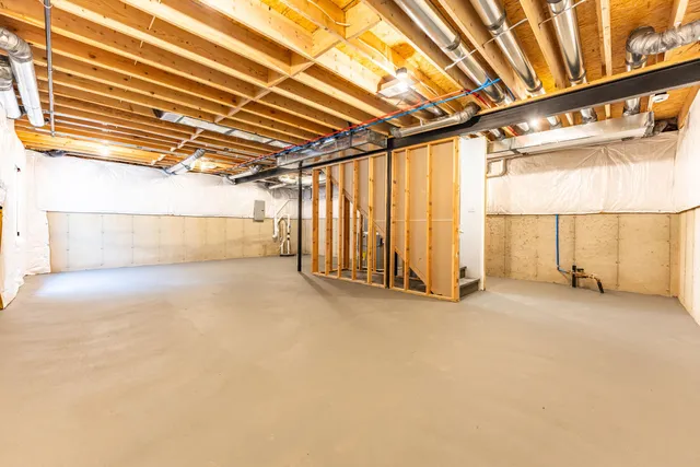 $468,000 | 3331 Mill Lake Road, Lake Orion, MI 48360